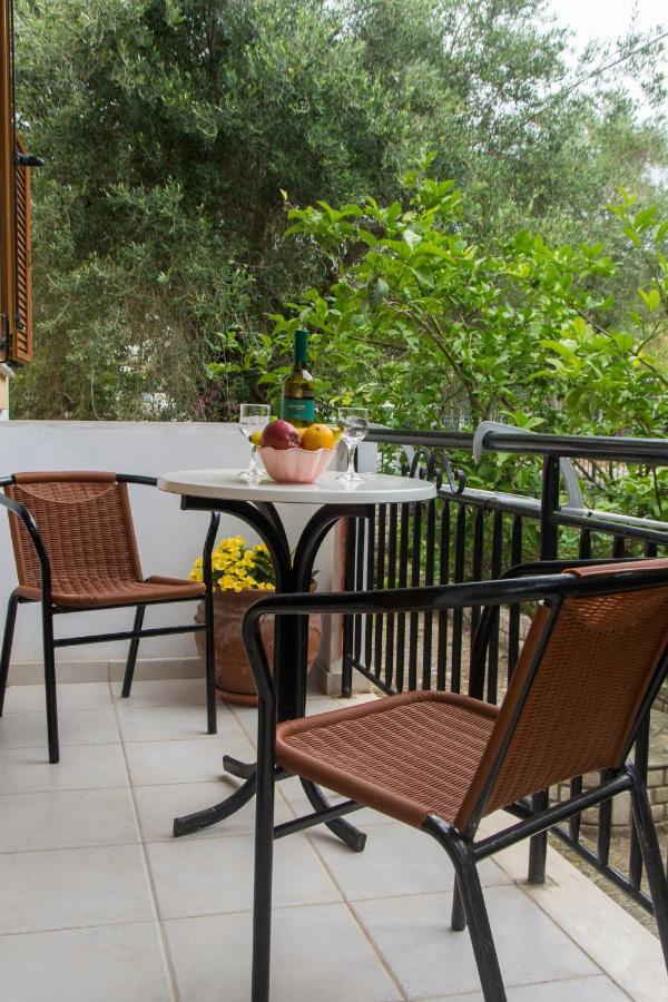 Natsios Apartments Vlachopoulátika 외부 사진