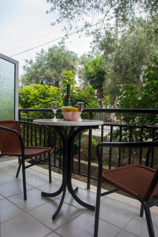 Natsios Apartments Vlachopoulátika 외부 사진